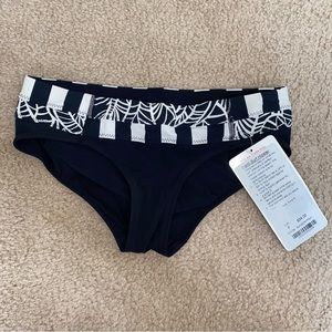 (NWT) Lululemon Surf Hipster Bottoms, size 4
